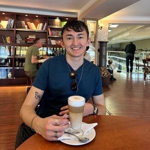 Meet your Posher, Christian